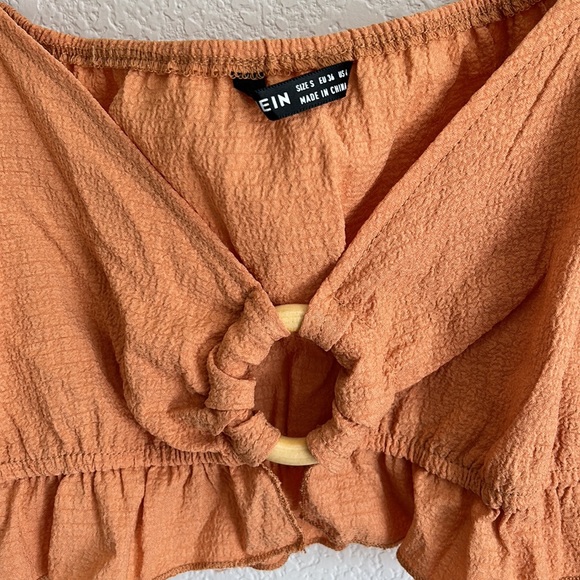 Shein thin long sleeve cute crop - Picture 3 of 3